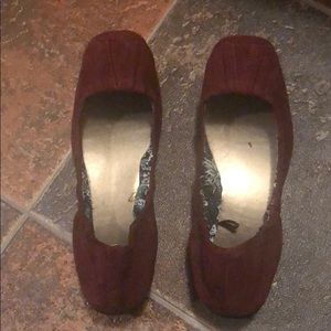 Women’s size 7 flats